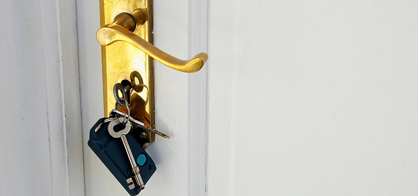 Broken Door Key Extraction in East Foothills, CA